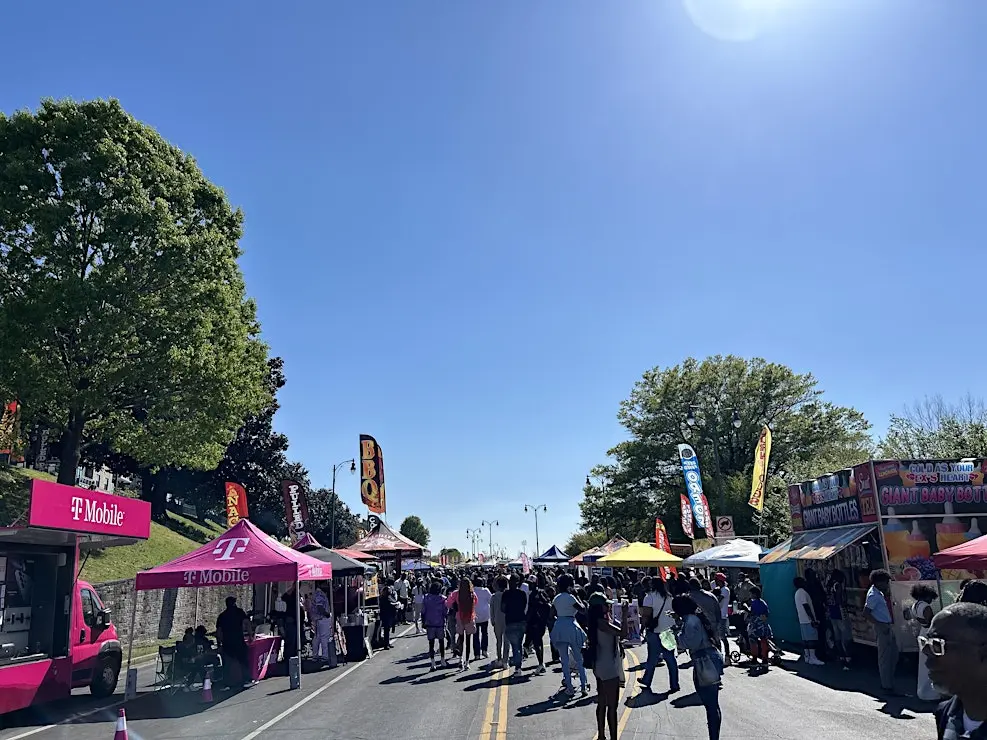 FOODEESFEST Charlotte, Carolina del Norte (¡40+ food trucks y vendedores de artesanía!)